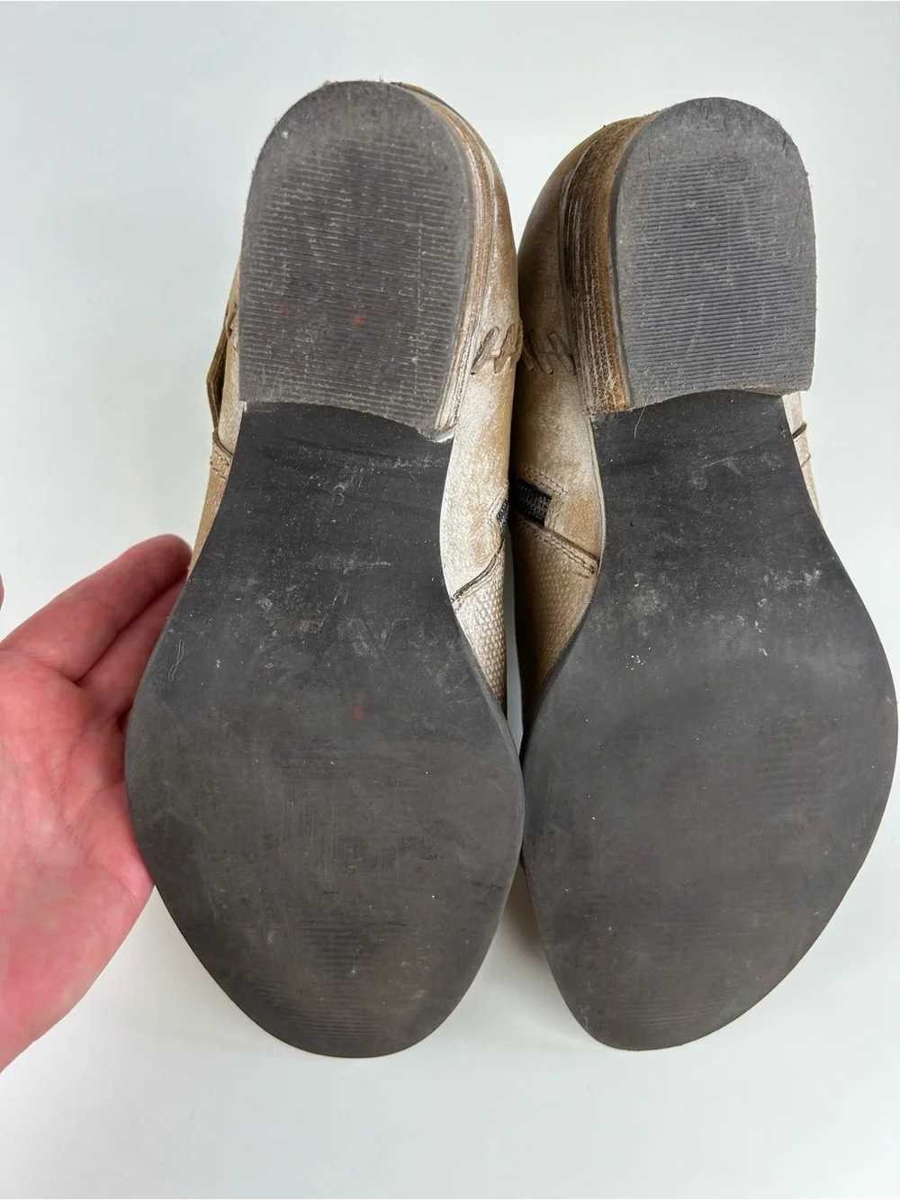 ROAN BY BED STU DUNE HEELED LEATHER ANKLE BOOTIE DISTRESSED TAN SIZE 9
